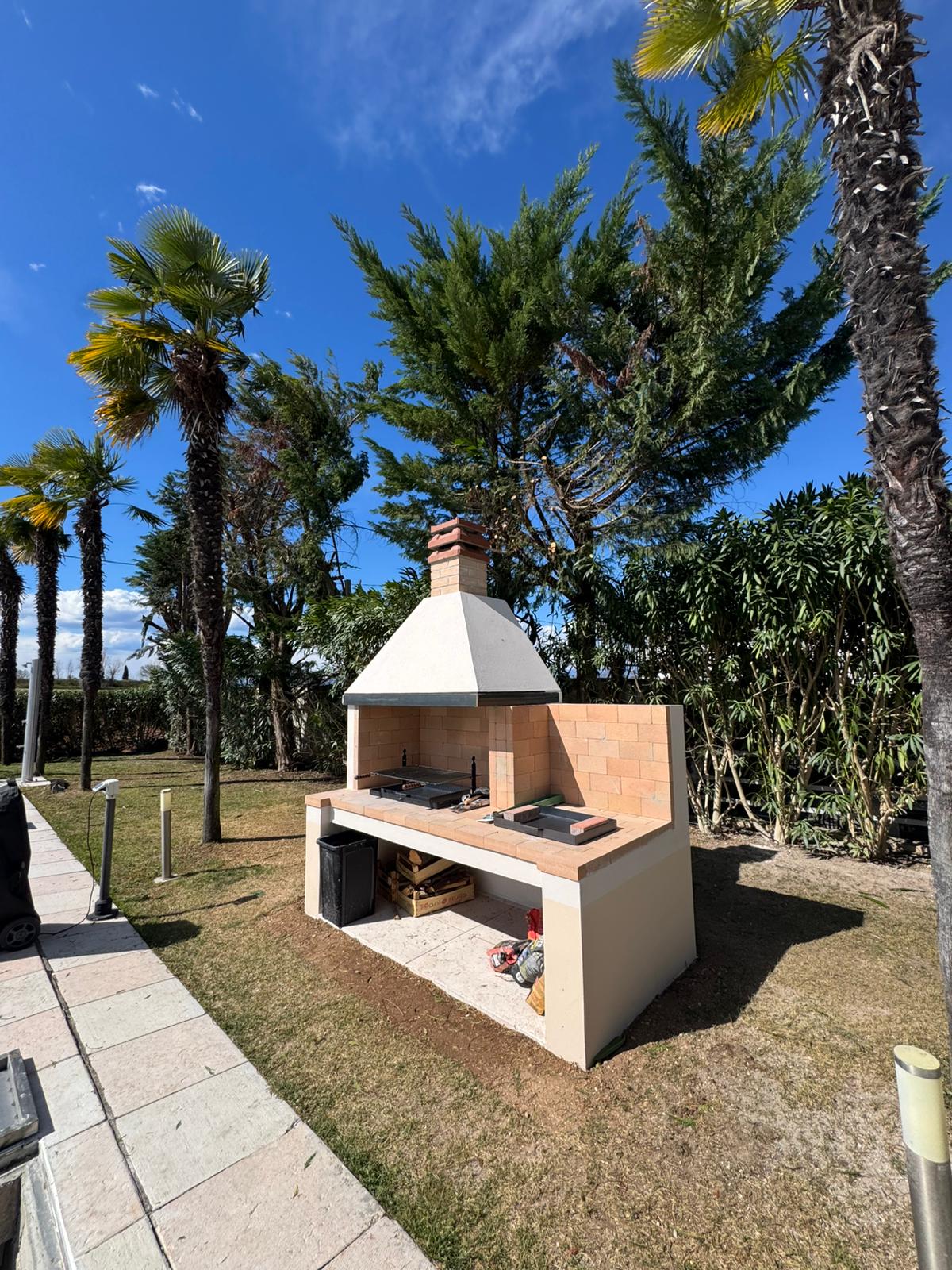 Big barbecue on Lake garda rental for family and group of friends